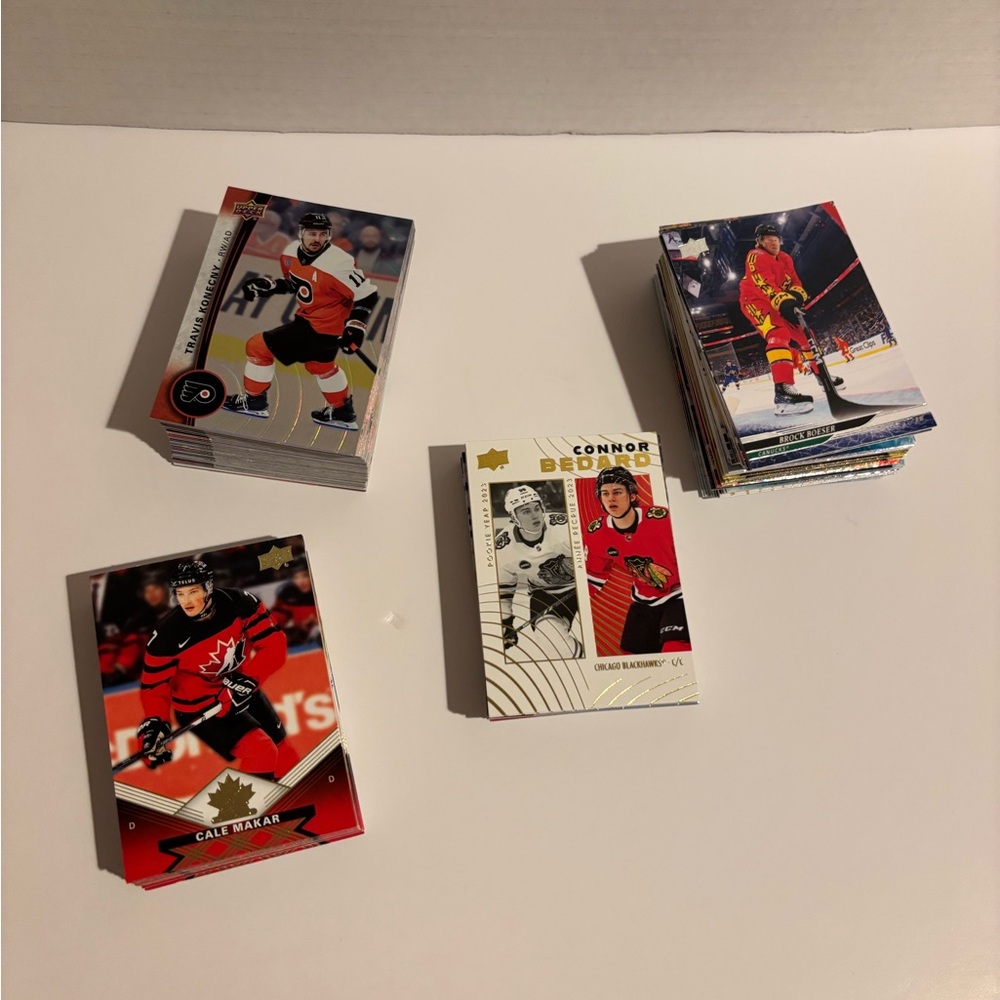 Lot of 155 Upperdeck NHL Cards